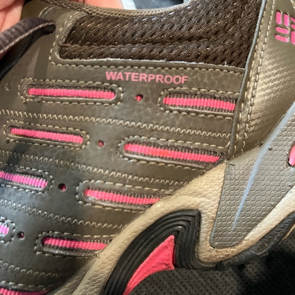 Columbia Waterproof Hiking Shoes, Women’s Size 7, gently used - Picture 3 of 5